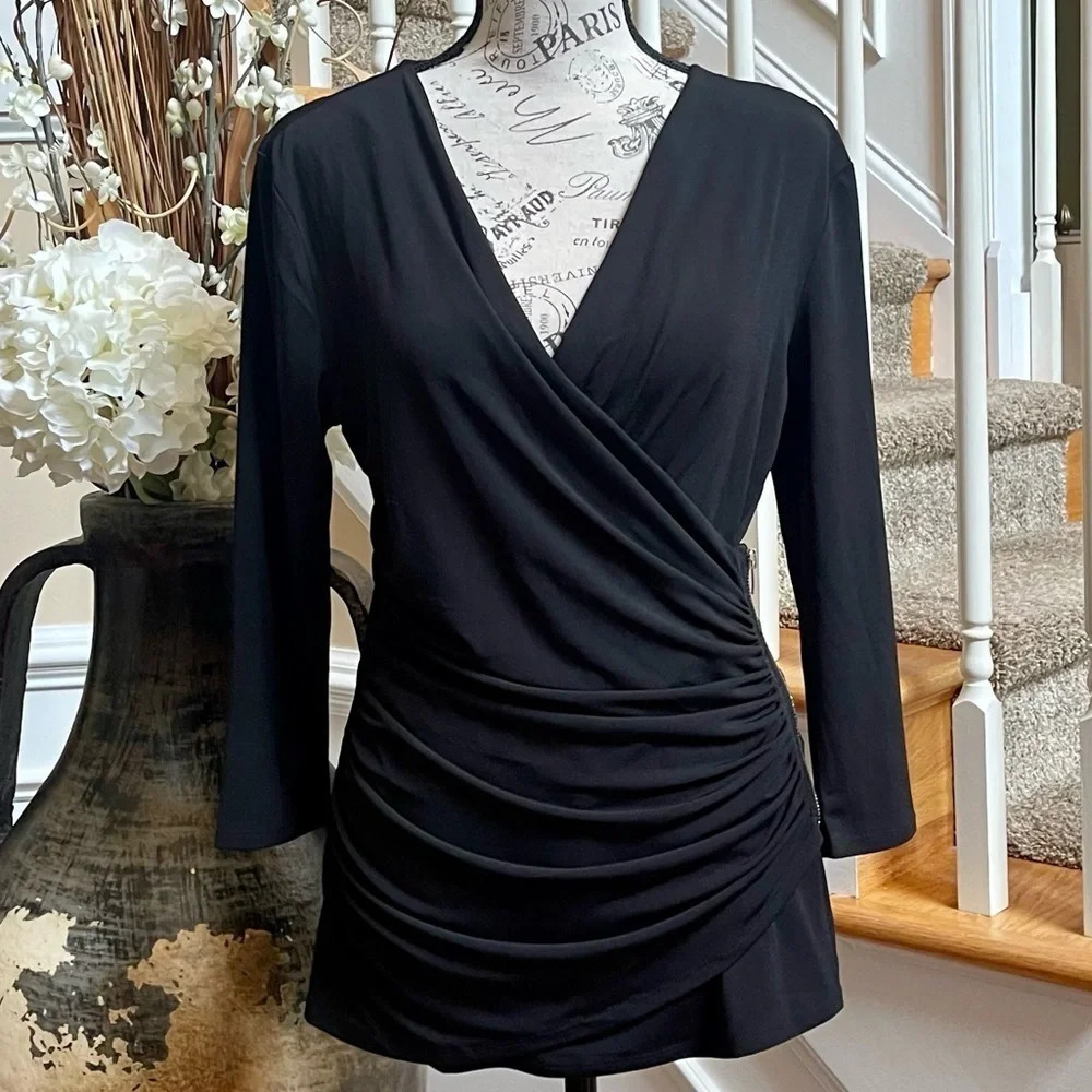 Carmen Marc Valvo Black V-neck‎ Ruched Top